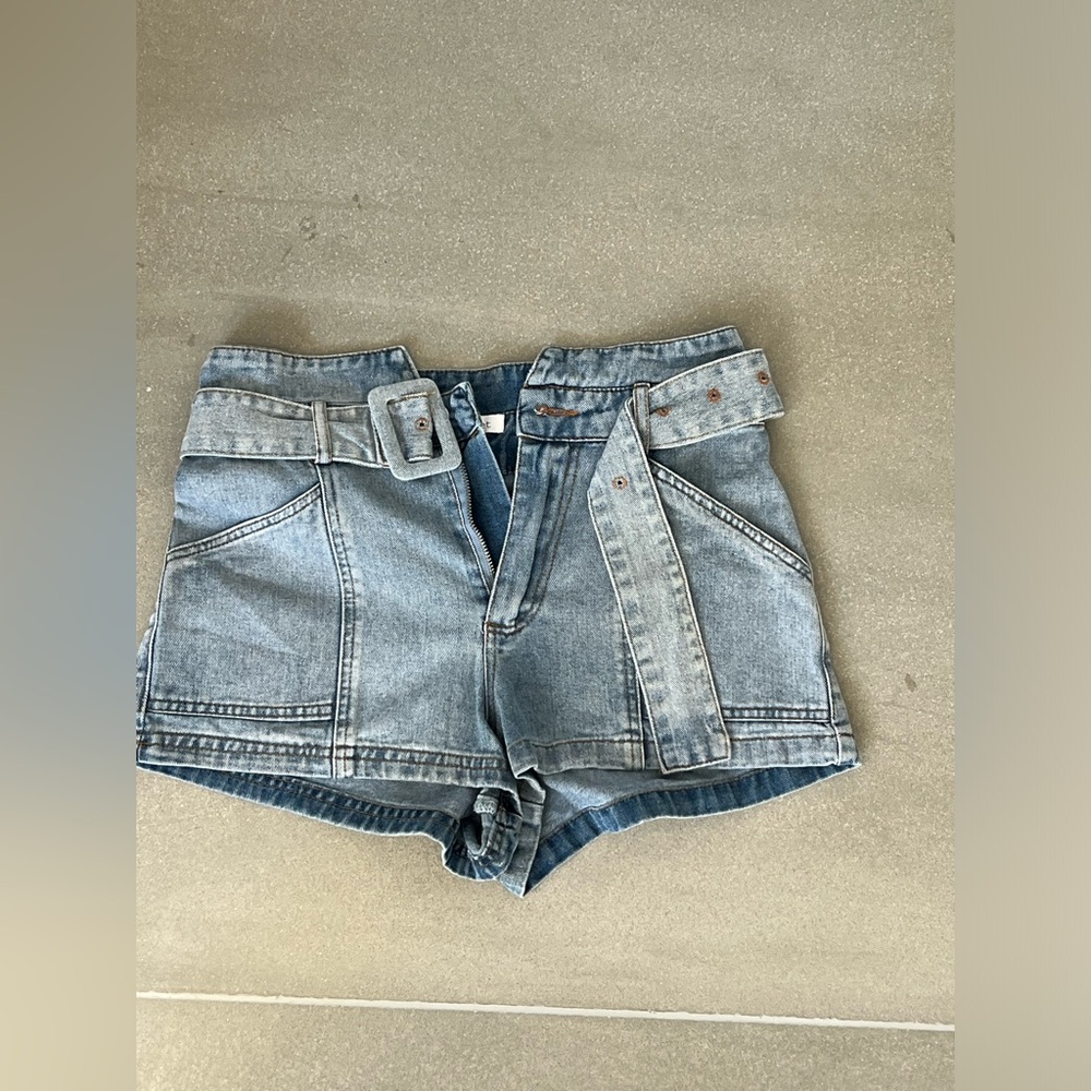 Market denim belt shorts